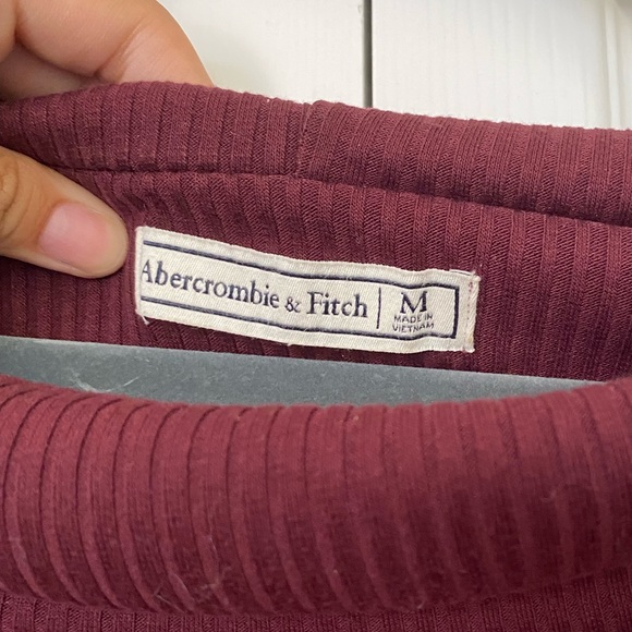 Off the shoulder long sleeve burgundy - Picture 2 of 3